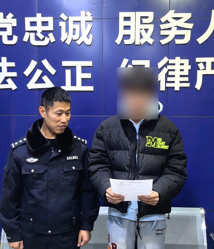 把马路当秀场？电动车“翘头”行驶网络“炫技”遂宁公安迅速查处