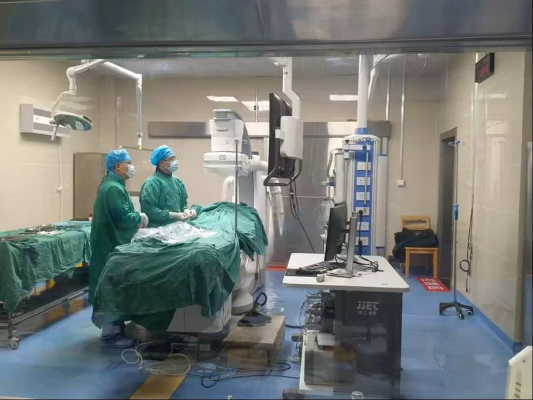 微创精准破危局！安居人民医院成功为宫颈癌晚期患者实施介入治疗