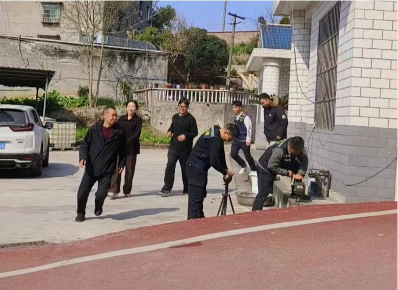 以“演”筑防——宜宾市南溪区黄沙镇开展地质灾害应急演练