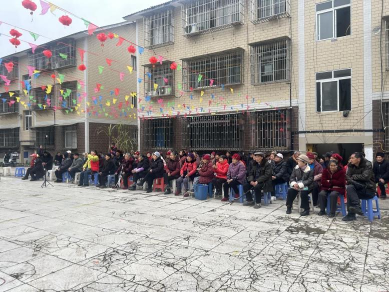 宜宾市南溪区黄沙镇清水村：邻里欢聚贺新春 文艺演出暖人心