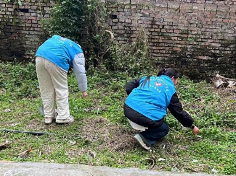 弘扬雷锋精神 美化校园环境——宜宾市叙州区高场职校开展学雷锋志愿服务活动