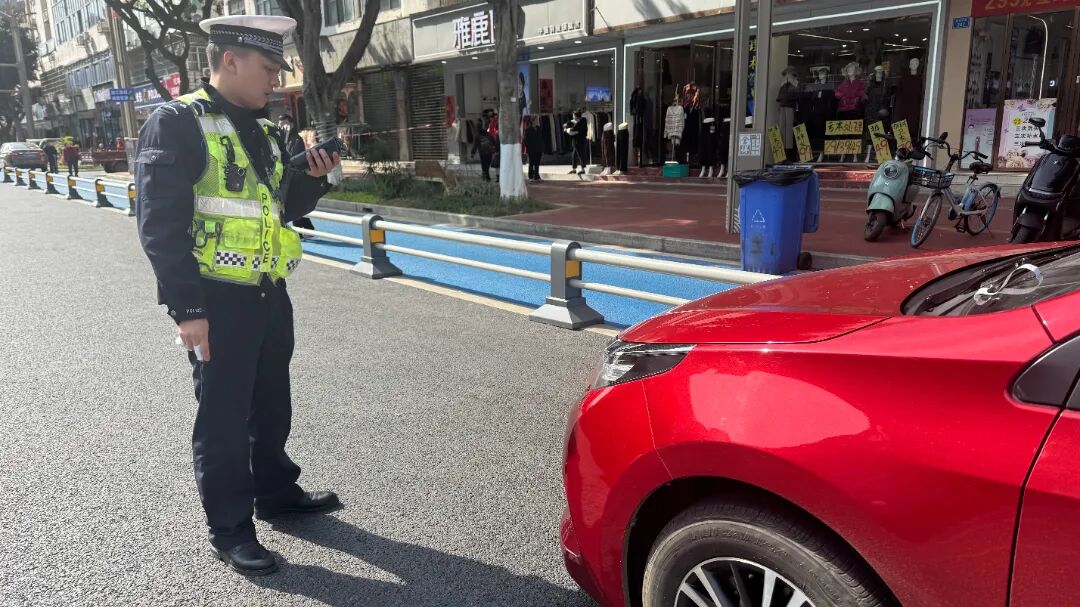 即日起 遂宁公安交警将对这些路段违停乱象进行严查、严管、严治！