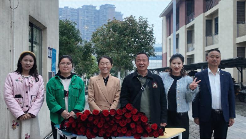 春风漾芳华 巾帼绽教坛——宜宾市南溪区长江学校温情献礼2026年“三八”国际妇女节