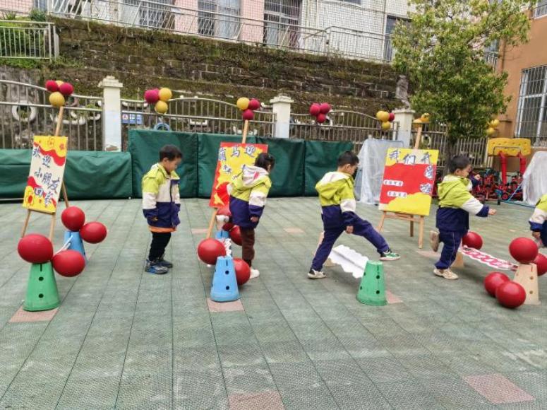 策马迎春 骏马欢歌——宜宾市南溪区南溪街道中心幼儿园举行2026年春期开学典礼