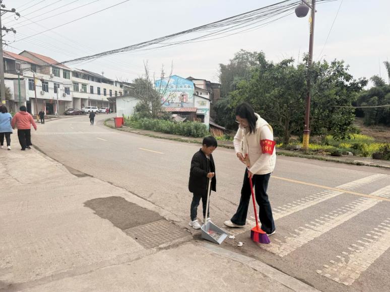 党建引领学雷锋 大手小手护家园——宜宾市南溪区长兴镇中心幼儿园开展学雷锋主题志愿服务活动