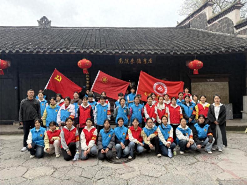 宜宾市南溪四中：追寻伟人足迹 传承红色精神