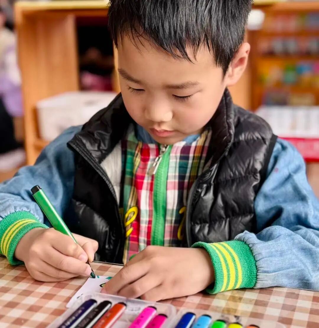 春之决定 我和小树共成长——宜宾三江新区红星幼儿园开展植树节主题活动