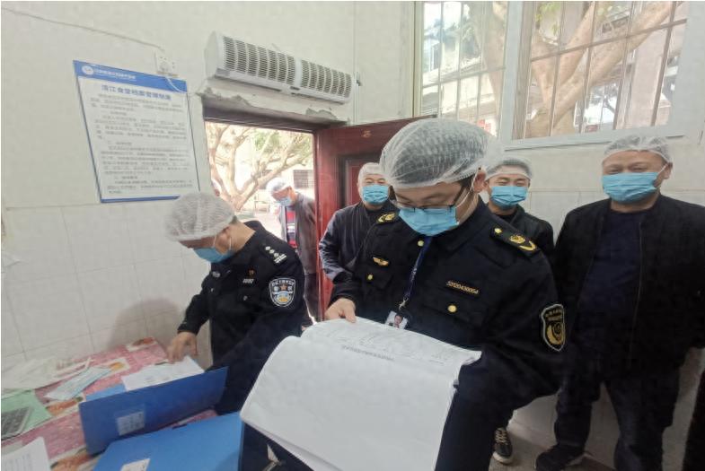 江安县淯江初级中学校迎接校园食安与经费联合检查