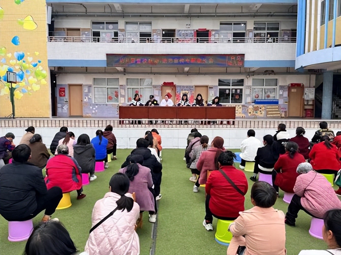 遂宁安居区白马幼儿园：警校联动护成长 法治宣讲入人心