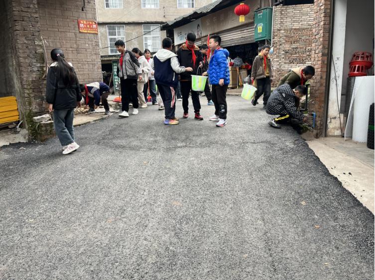 三月春风暖人心 雷锋精神伴我行——宜宾市叙州区双龙学校捧印小学校区开展学雷锋志愿服务活动