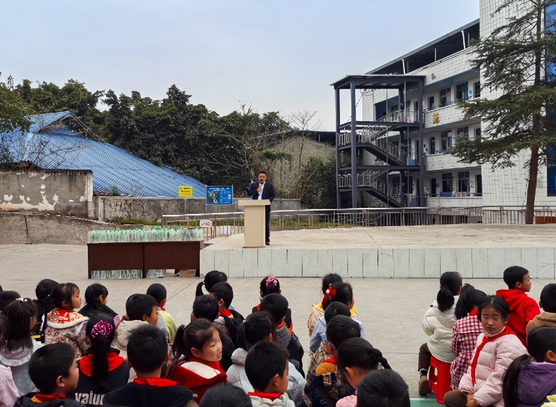 春风启新程 家校共筑梦——中兴小学春季开学典礼暨家长会圆满举行