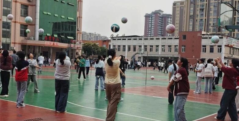 【宜宾市南溪四中印象：点滴皆成诗】第四十六期——以热爱为名，以坚持为路，以专注为光