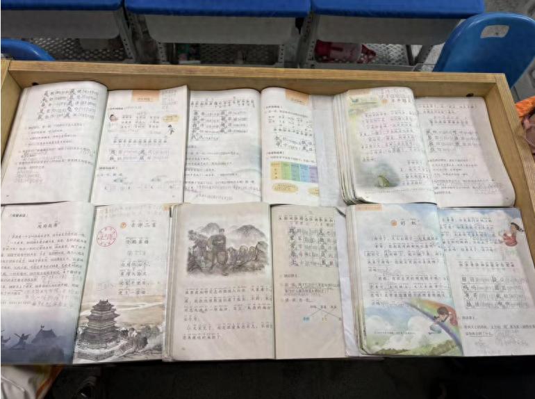 以书为媒 涵养习惯——宜宾市南溪区福临小学校二年级2班启动“最美语文书”评比活动