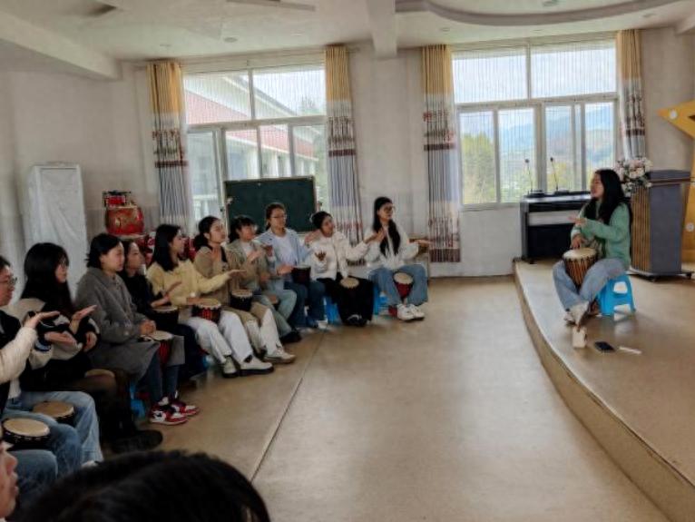 鼓声飞扬 沁润童心——高县罗场镇幼儿园开展非洲鼓专项技能培训