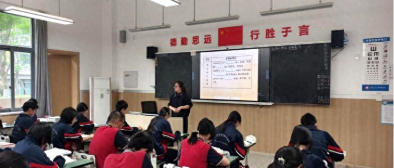 多维梳理考点 厚植家国情怀——宜宾三江新区顺南学校八年级下册英语中考复习纪实