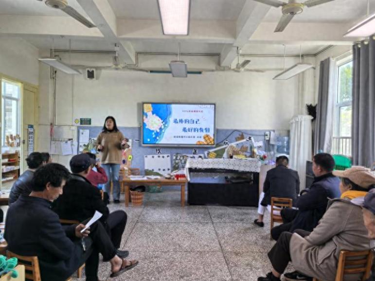 科学衔接 助力成长——宜宾市南溪区南溪街道中心幼儿园召开“幼小衔接”专题家长会