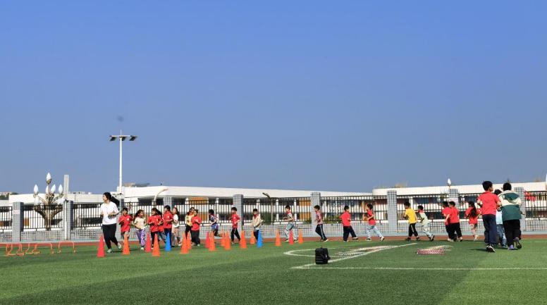 体育强身心 五育促成长——宜宾三江新区顺南学校综合组开展集体备课暨教研活动