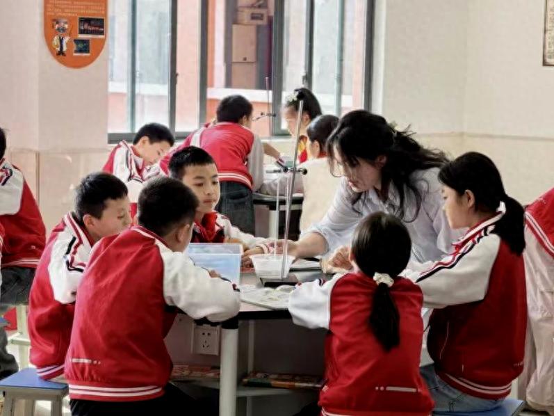 宜宾市教科所到高县翰笙小学校开展送教下乡活动