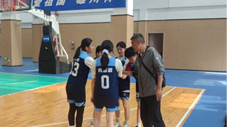 课后服务结硕果 篮球赛场展英姿——宜宾市南溪四中男篮女篮双双获奖