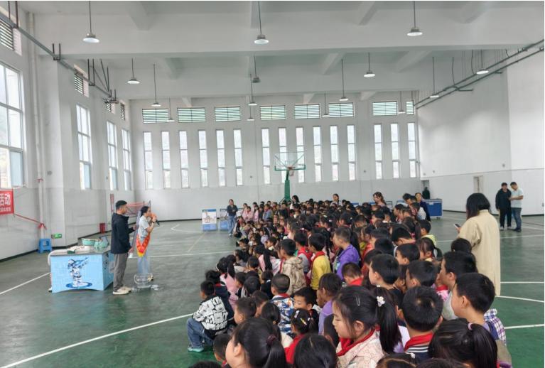 屏山县中都镇中心学校：科技润童心 创新筑梦想