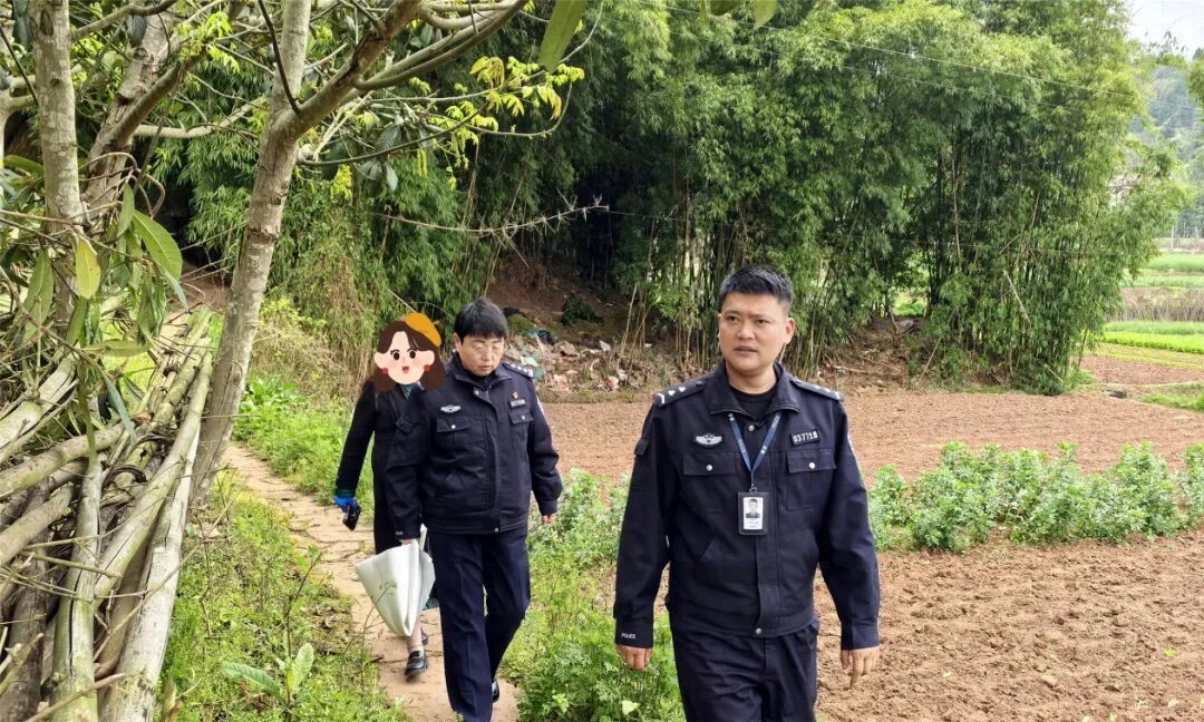 遂宁公安:民警徒步上门服务！为卧床的她解难题