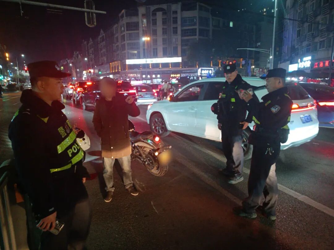 大英公安“2+5+2”警务改革落地见效， 守护平安不打烊！