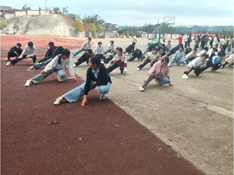 课间“加时” 快乐“加倍”——宜宾市叙州区双龙学校领航校区打造健康学校侧记