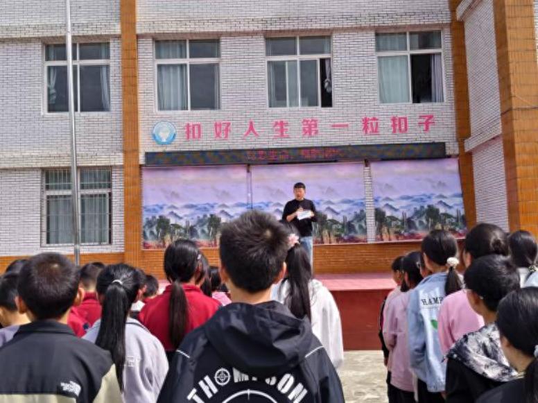 多措并举防溺水 家校携手护平安——宜宾市南溪区林丰学校开展防溺水宣传活动