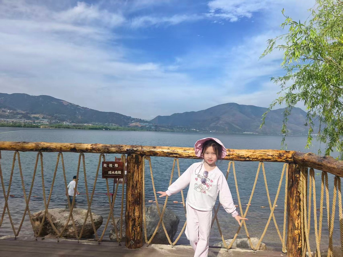 风伴童趣 假中乐成长——宜宾市南溪区长江学校二年级春假美好时光回顾