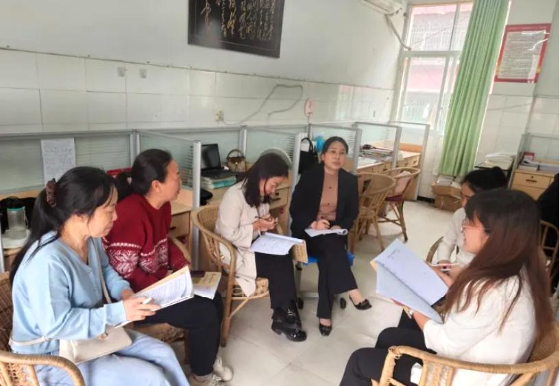 品紫藤花语 研教学良方——宜宾市南溪四中初一语文组开展公开课教研活动