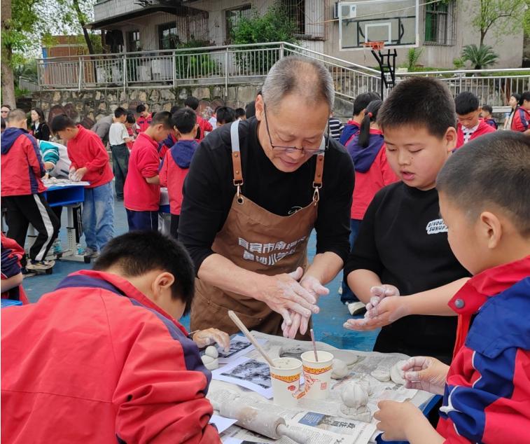 与“泥”相遇 品指尖非遗陶艺之美——宜宾市南溪区黄沙镇中心小学校第四届陶艺大赛圆满举行