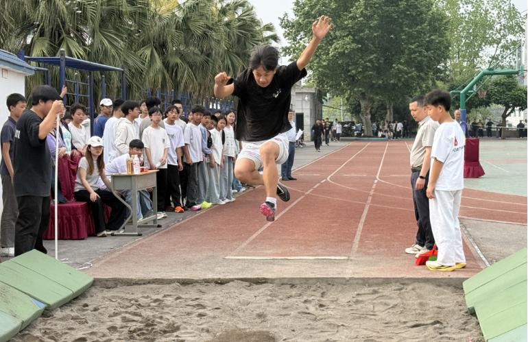 江安县第一初级中学校举行2026年春期田径运动会