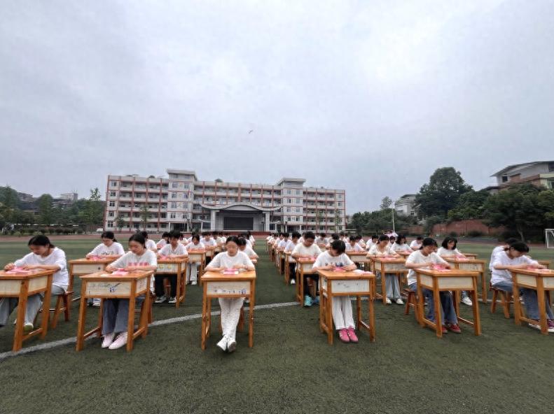 点钞传匠心 传票显真章——宜宾市叙州区高新综合高中举行财会专业技能大赛