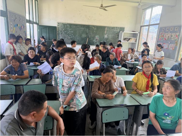 分班活动温情满满 亲子感恩共筑成长——宜宾市叙州区双龙学校罗河小学校区召开2026年春期家长会