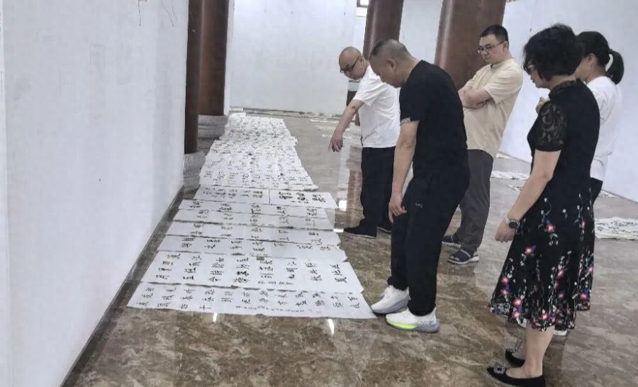 遂宁市第五届青少年书画传习大会全市海选评选举行
