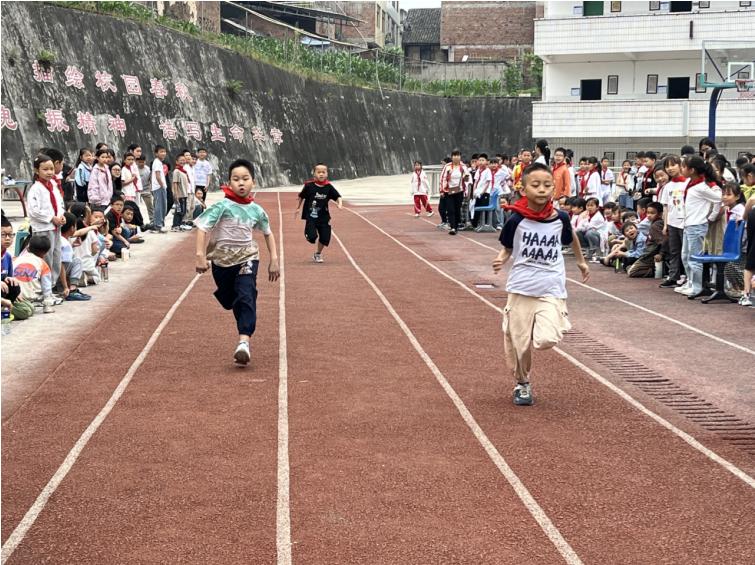 宜宾市叙州区双龙学校捧印小学校区举办2026年春期运动会