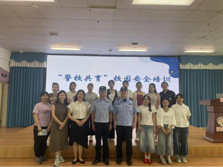 宜宾市南溪区蜀粤幼儿园开展法治副校长进校园宣讲活动