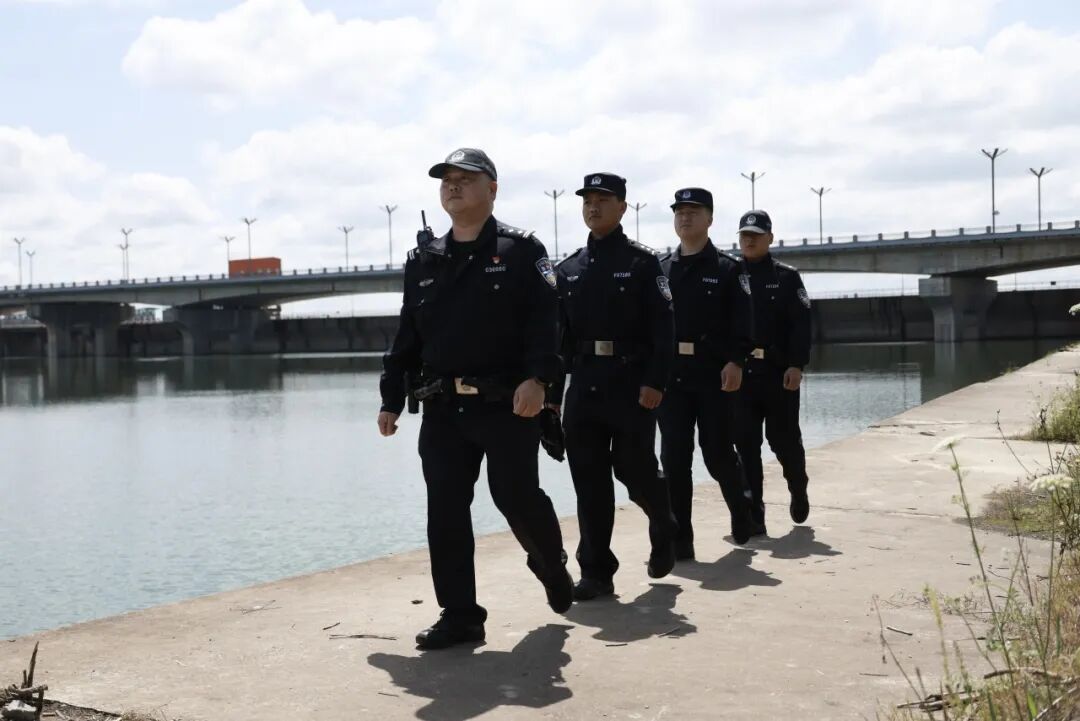 遂宁经开公安“常驻校警”送上“防溺水安全锦囊”