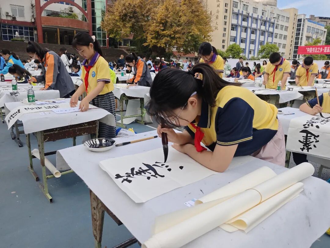 笔墨当潮！蓬溪136名青少年展开精彩角逐