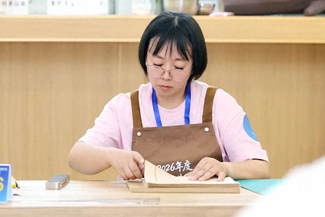 遂宁守艺人 | 刘艾丽：执手修旧籍，妙艺传书香
