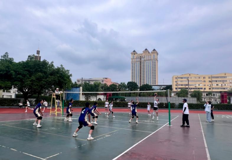 赛场捷报传 宜宾市南溪四中排球少年们勇夺区赛双亚军
