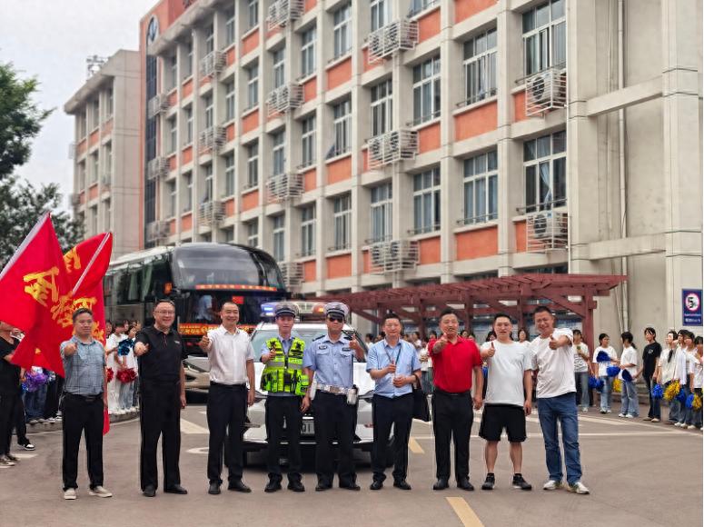 三年磨一剑 今朝试锋芒——宜宾市叙州区高新综合高中暖心送考为高考学子护航