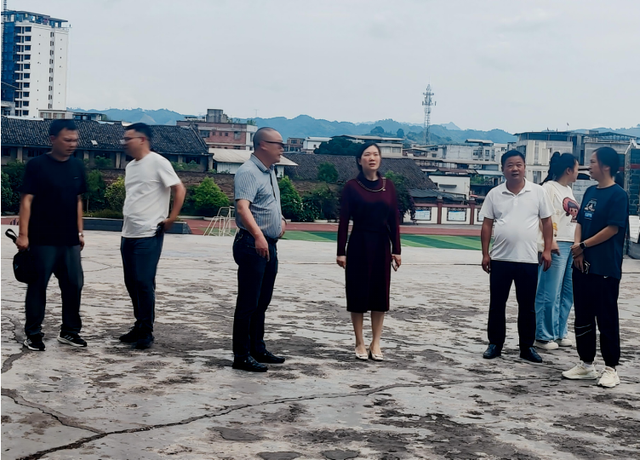 筑牢安全防线 守护师生平安——宜宾市叙州区教体局赴双龙学校调研校园安全重点工作