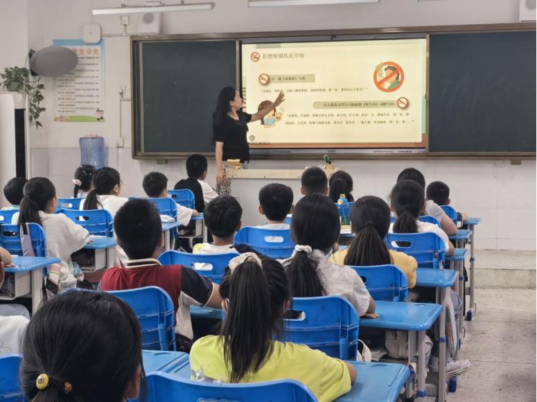 宜宾市南溪区福临小学校开展“青春花季 拒绝吸烟”主题教育活动