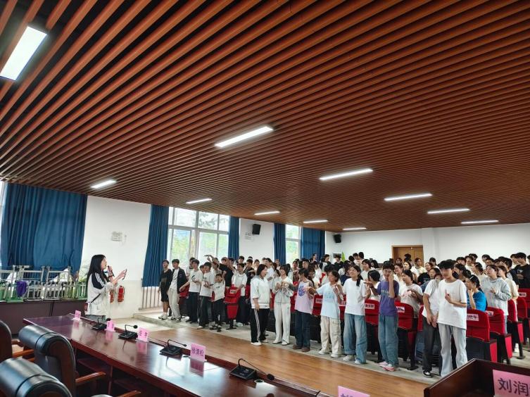 调适心态轻装上阵 阳光备考决胜中考——屏山县新安镇九年一贯制学校开展2026年中考考前学生心理健康专题培训