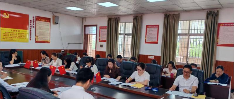 周密部署明职责 凝心护航中考路——宜宾市南溪四中召开2026年中考领队工作培训会