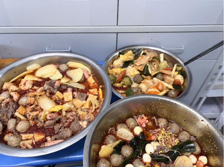 乐享钵钵鸡，童趣食光暖 宜宾市南溪区福临小学校开展美食实践活动