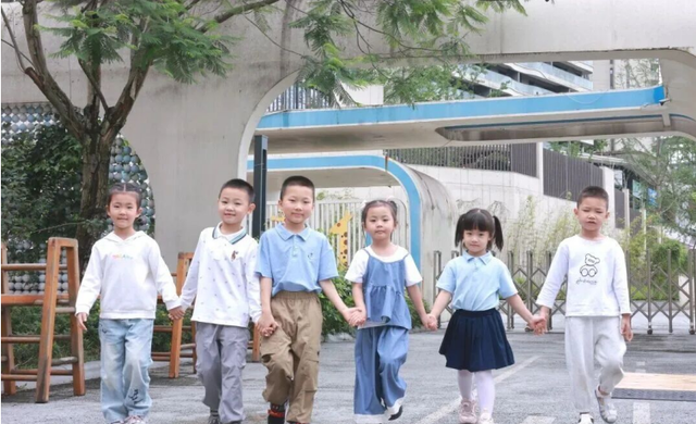 粽香遇父爱 双节共安康——宜宾三江新区菜园沱幼儿园开展端午节与父亲节主题活动