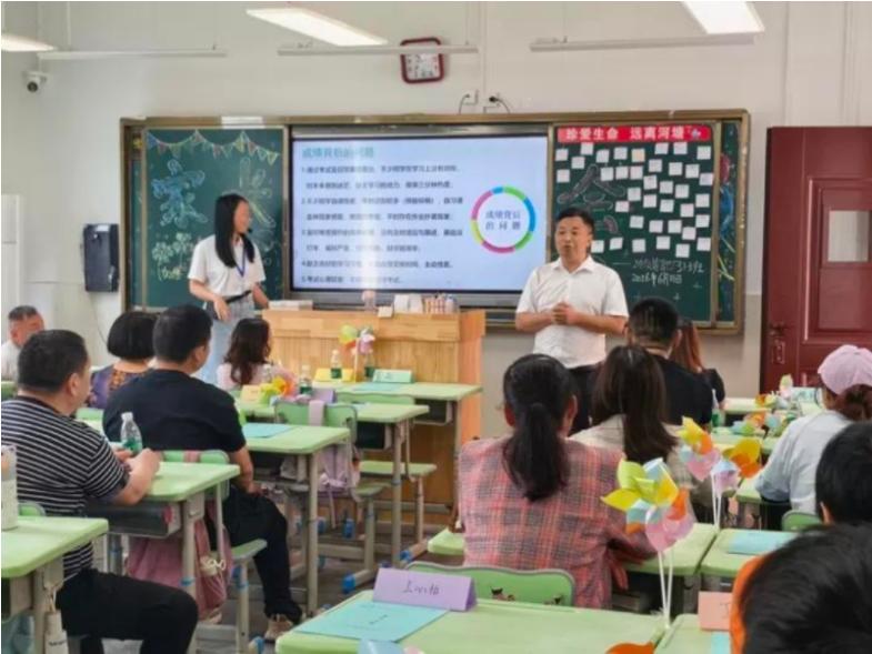 凝心聚力家校共育 携手护航学子成长——宜宾市叙州区高新综合高中召开2026年春季家长会