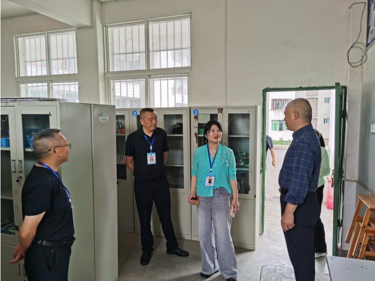 压实督导检查 助推优质均衡——宜宾市叙州区第五学区责任督学到双龙学校开展义务教育均衡发展专项督导